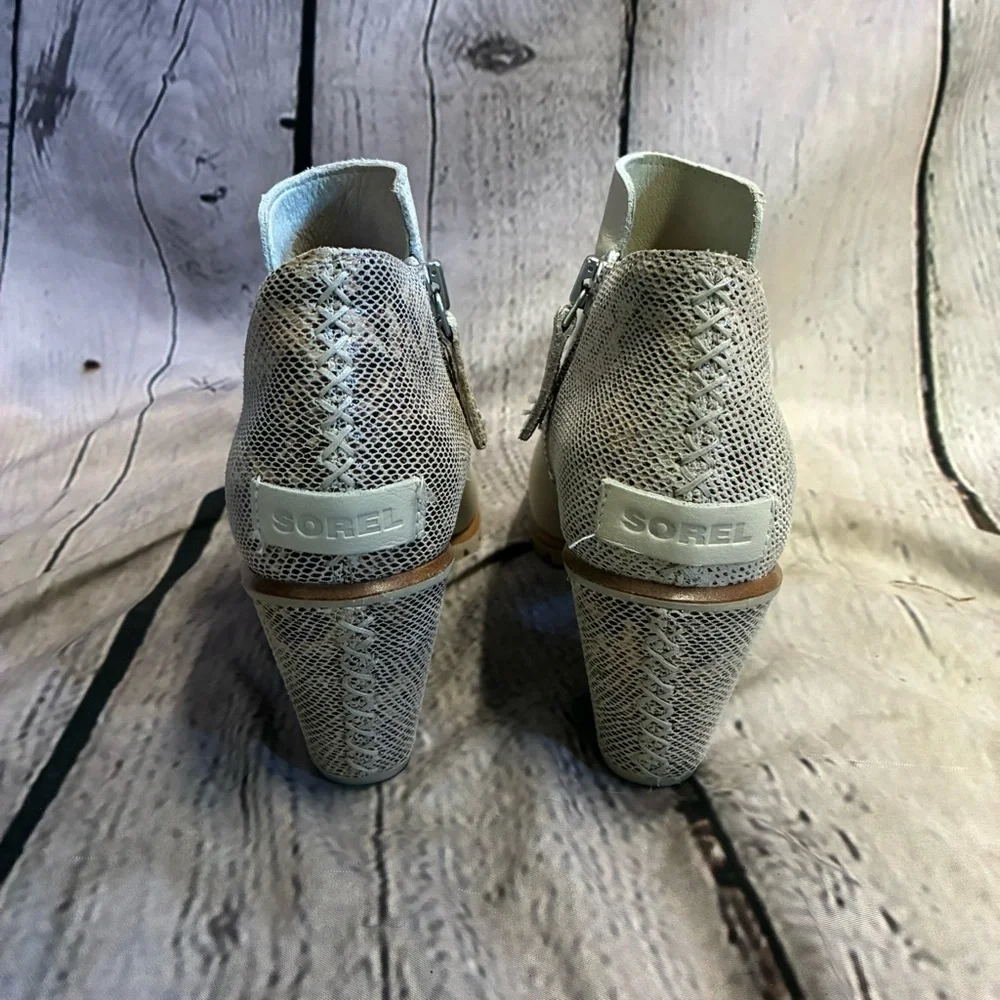 SOREL Women’s Leather Beige Snakeprint Nadia Sea Salt Peep Toe Ankle Booties 5.5